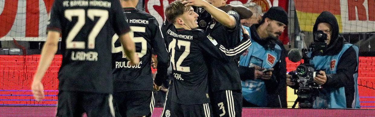 逆转精彩！中超旧将破门助拜仁不败夺冠，稳居德甲榜首