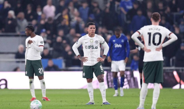 33年来第1次4连败，切尔西的首要问题是罗塞尼尔