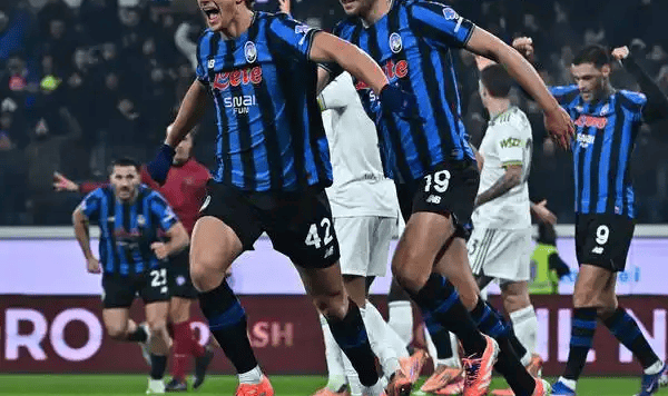 6-1后的绝望！拜仁安联球场剑指八强，亚特兰大残阵难逃“德甲轰炸机”碾压