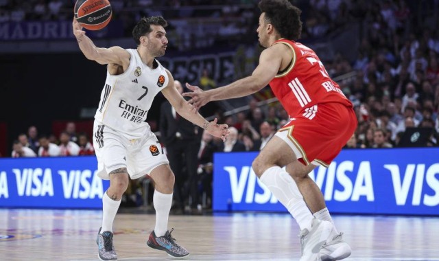 法甲焦点战：巴黎圣日耳曼主场迎战里昂