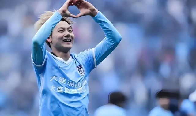 毛伟杰6月份将以400万转会费加盟德甲多特蒙德！新东家承诺核心位置，却被辟谣