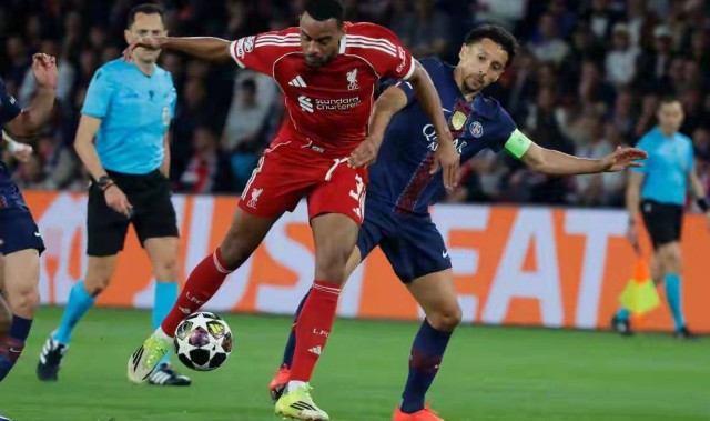 大巴黎2-0胜利物浦杜埃和克瓦拉茨赫利亚分别破门