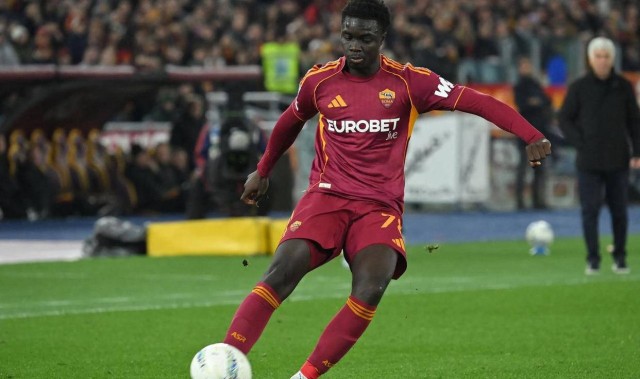 罗马终结两连败，19岁法国新星头球破门助力球队逼近意甲前四